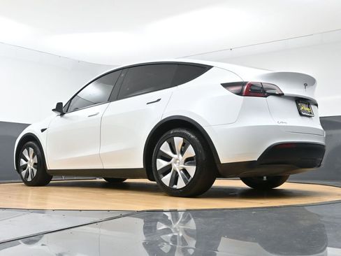 Used 2021 Tesla Model Y Long Range AWD/4WD image 56
