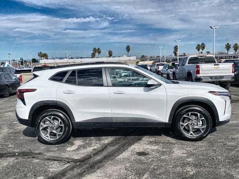 New 2026 Chevrolet Trax LT FWD image 15