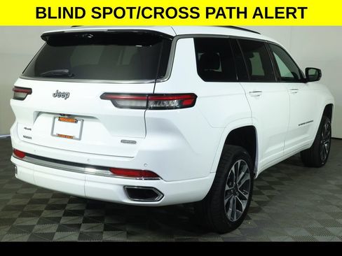 Used 2023 Jeep Grand Cherokee L Overland w/ Luxury Tech Group IV AWD/4WD image 11