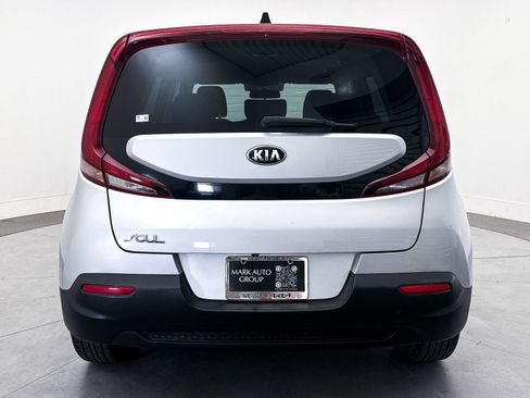 Used 2020 Kia Soul LX FWD image 9