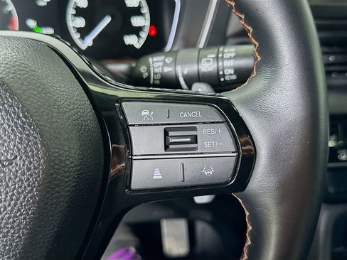 Used 2025 Honda Pilot TrailSport image 25