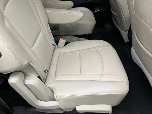 Used 2021 Buick Enclave Premium w/ Sun and Sites Package image 33