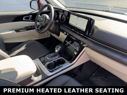 Used 2024 Kia Carnival EX image 4