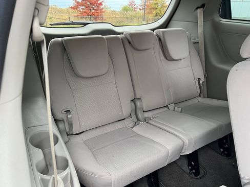 Used 2016 Kia Sedona LX w/ LX Convenience Package image 13