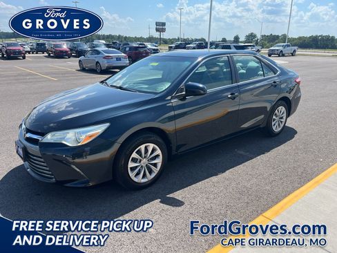 Used 2016 Toyota Camry LE FWD image 1