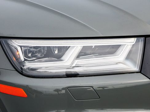 Used 2020 Audi SQ5 Premium Plus w/ Premium Plus Package image 7