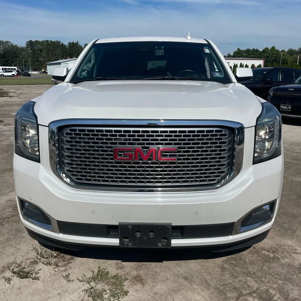 Used 2017 GMC Yukon XL Denali w/ Open Road Package AWD/4WD image 14