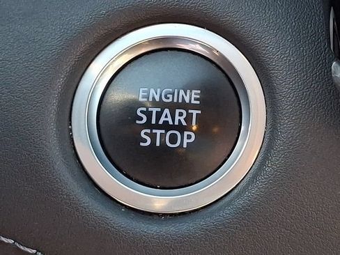 Used 2021 Toyota Highlander Platinum FWD image 25