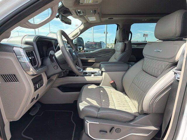 New 2027 Ford F350 Platinum w/ Platinum Plus Package AWD/4WD image 17