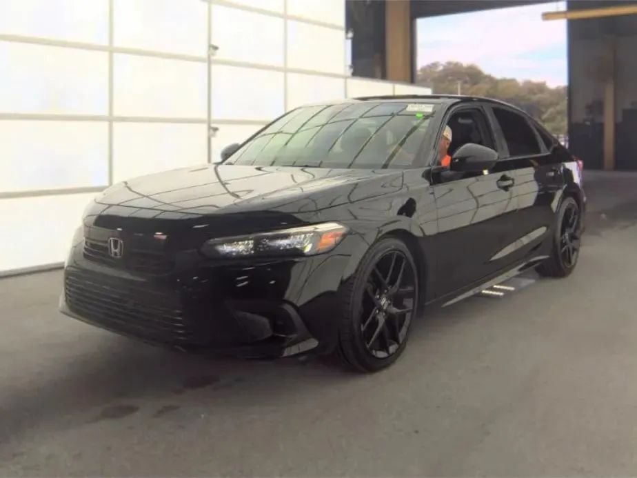 Used 2022 Honda Civic Sport image 1