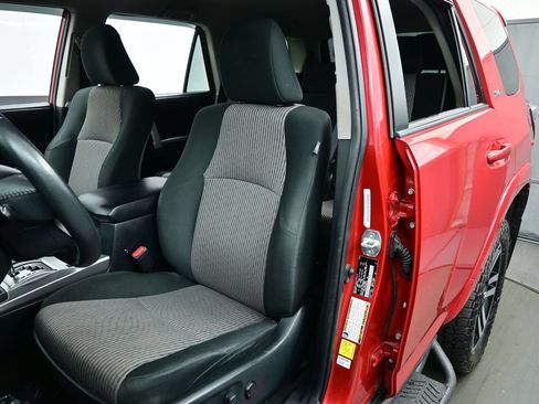 Used 2022 Toyota 4Runner SR5 AWD/4WD image 12