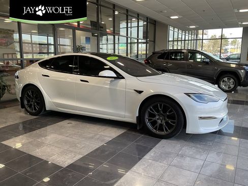 Used 2022 Tesla Model S Plaid image 1