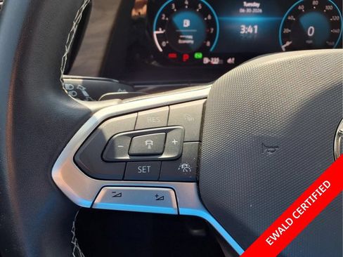 Used 2024 Volkswagen Atlas SE AWD/4WD image 18
