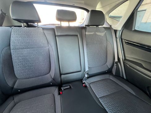 Used 2025 Kia Seltos S image 37