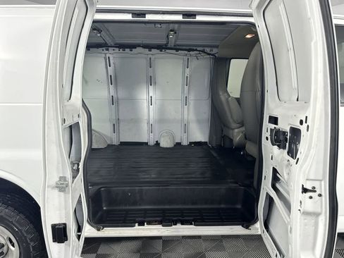 Used 2020 Chevrolet Express 2500 w/ Driver Convenience Package RWD image 19