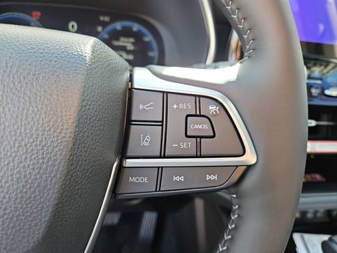New 2025 Toyota Highlander Platinum image 23