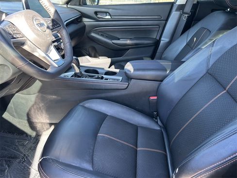 Used 2022 Nissan Altima 2.5 SR image 11