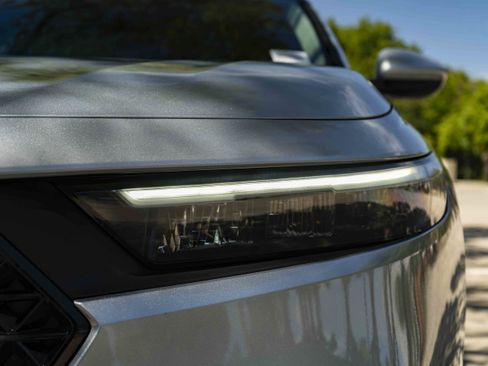 Used 2025 Ford Escape ST-Line Select AWD/4WD image 11