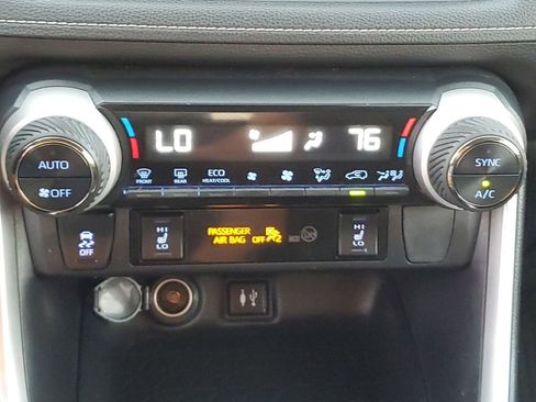 Used 2019 Toyota RAV4 XLE image 33