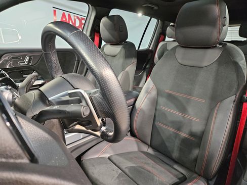 Used 2025 Mercedes-Benz GLB 35 AMG 4MATIC image 25