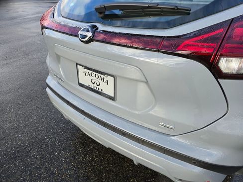 Used 2023 Nissan Kicks SR w/ SR Premium Package image 14