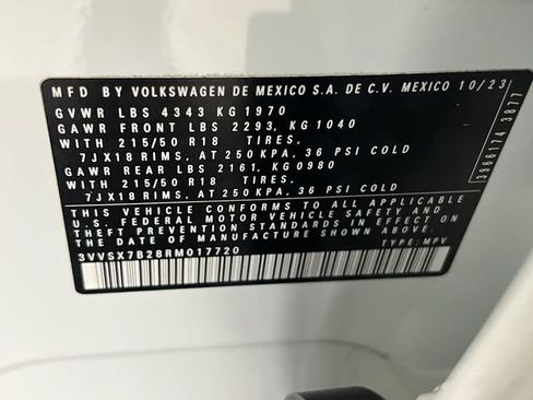 Certified 2024 Volkswagen Taos SE FWD image 28