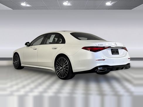 Used 2023 Mercedes-Benz S 580 4MATIC Sedan image 3