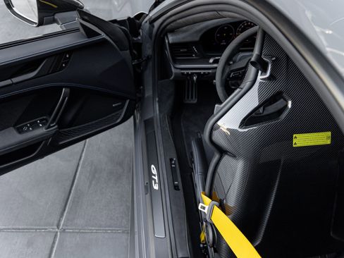 Certified 2025 Porsche 911 GT3 image 32