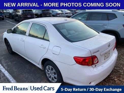 Used 2010 Toyota Corolla LE image 4