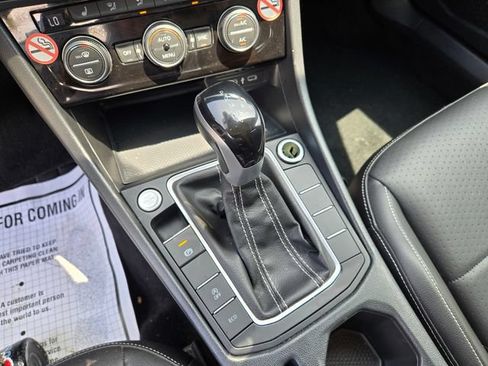 Used 2024 Volkswagen Jetta SE FWD image 25