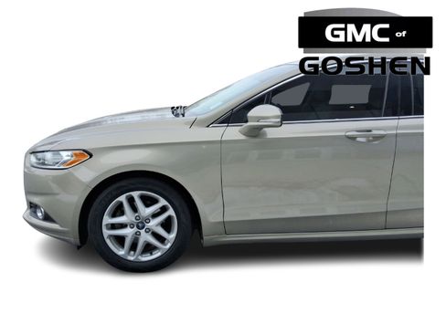 Used 2015 Ford Fusion SE w/ Equipment Group 202A image 5