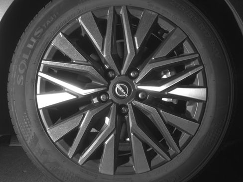 Used 2025 Nissan Altima 2.5 SV image 13