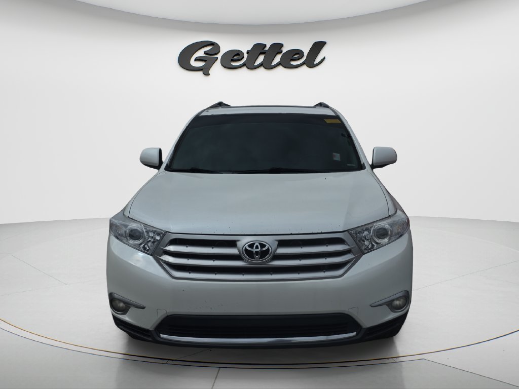 Used 2012 Toyota Highlander SE w/ Tow Pkg FWD image 2