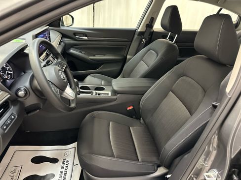 New 2025 Nissan Altima 2.5 SV image 4