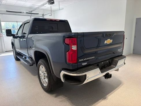 Used 2023 Chevrolet Silverado 3500 High Country w/ Z71 Off-Road Package AWD/4WD image 5