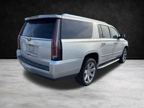 Used 2018 Cadillac Escalade ESV Luxury RWD image 7