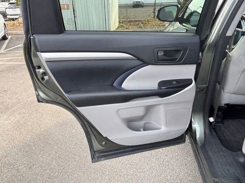 Used 2015 Toyota Highlander Plus image 20