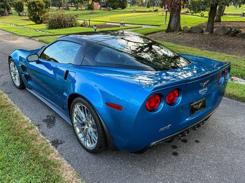 Used 2009 Chevrolet Corvette ZR1 w/ Preferred Equipment Group RWD image 23