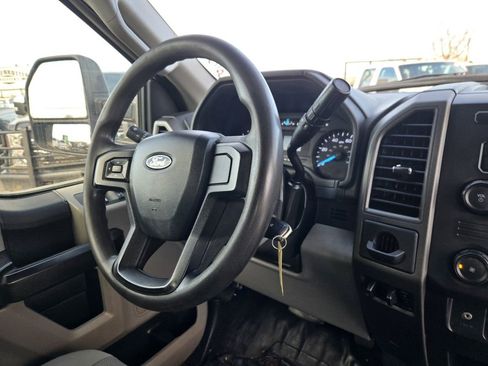 Used 2018 Ford F550 2WD Crew Cab Super Duty w/ Power Equipment Group image 20