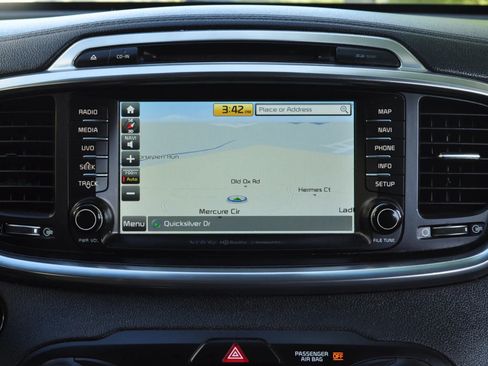 Used 2017 Kia Sorento SX image 18