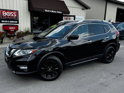 Used 2017 Nissan Rogue AWD image 1