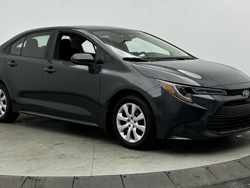Used 2024 Toyota Corolla LE image 3