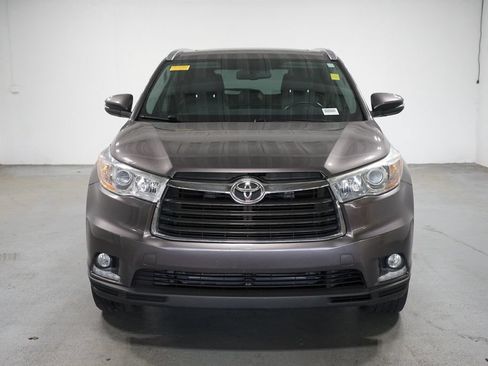Used 2014 Toyota Highlander Limited AWD/4WD image 2
