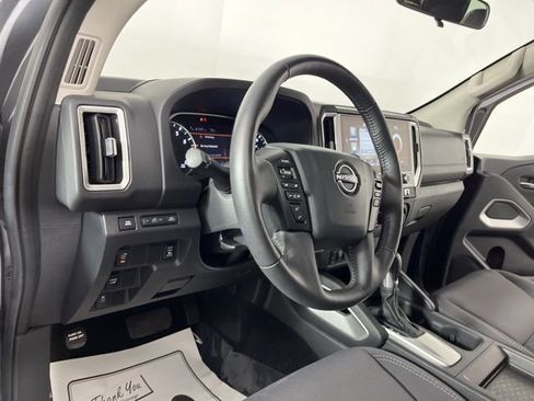 Used 2025 Nissan Frontier SV w/ SV Convenience Package RWD image 20