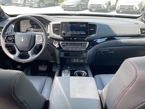Used 2024 Honda Passport Black Edition image 10