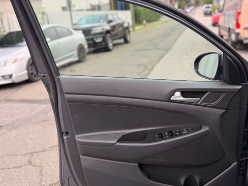 Used 2019 Hyundai Tucson Value AWD/4WD image 11