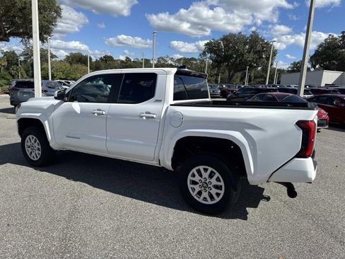 Certified 2024 Toyota Tacoma SR5 image 4