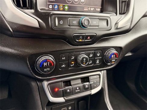 Used 2022 GMC Terrain SLE w/ Driver Convenience Package image 17