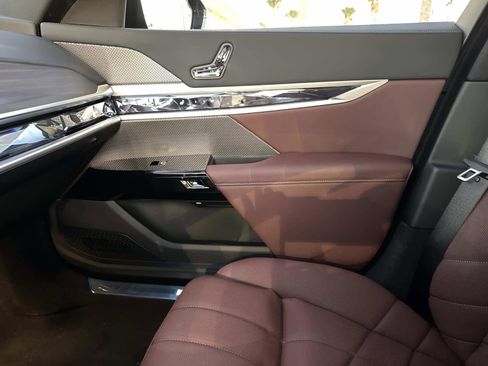 New 2026 BMW i7 xDrive60 w/ Executive Package image 21