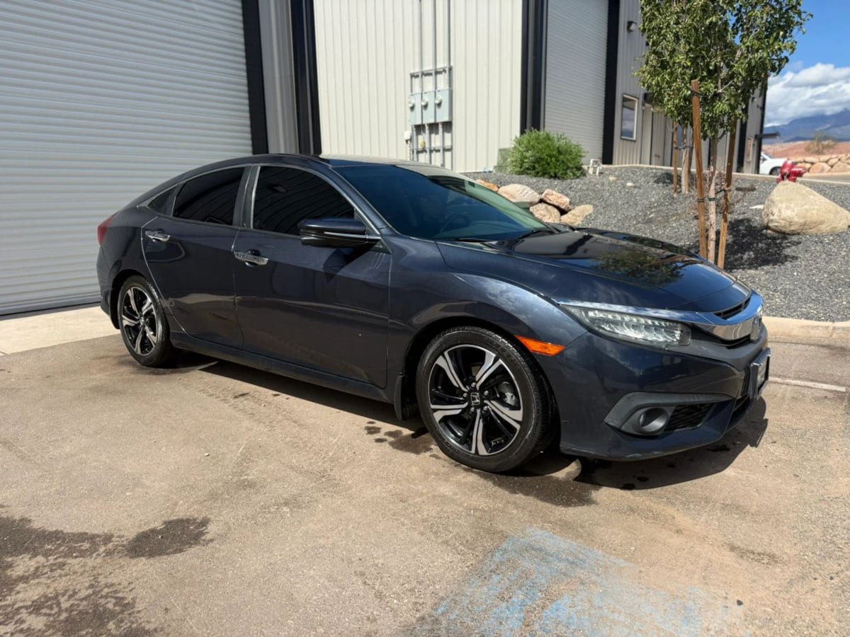 Used 2017 Honda Civic Touring image 12